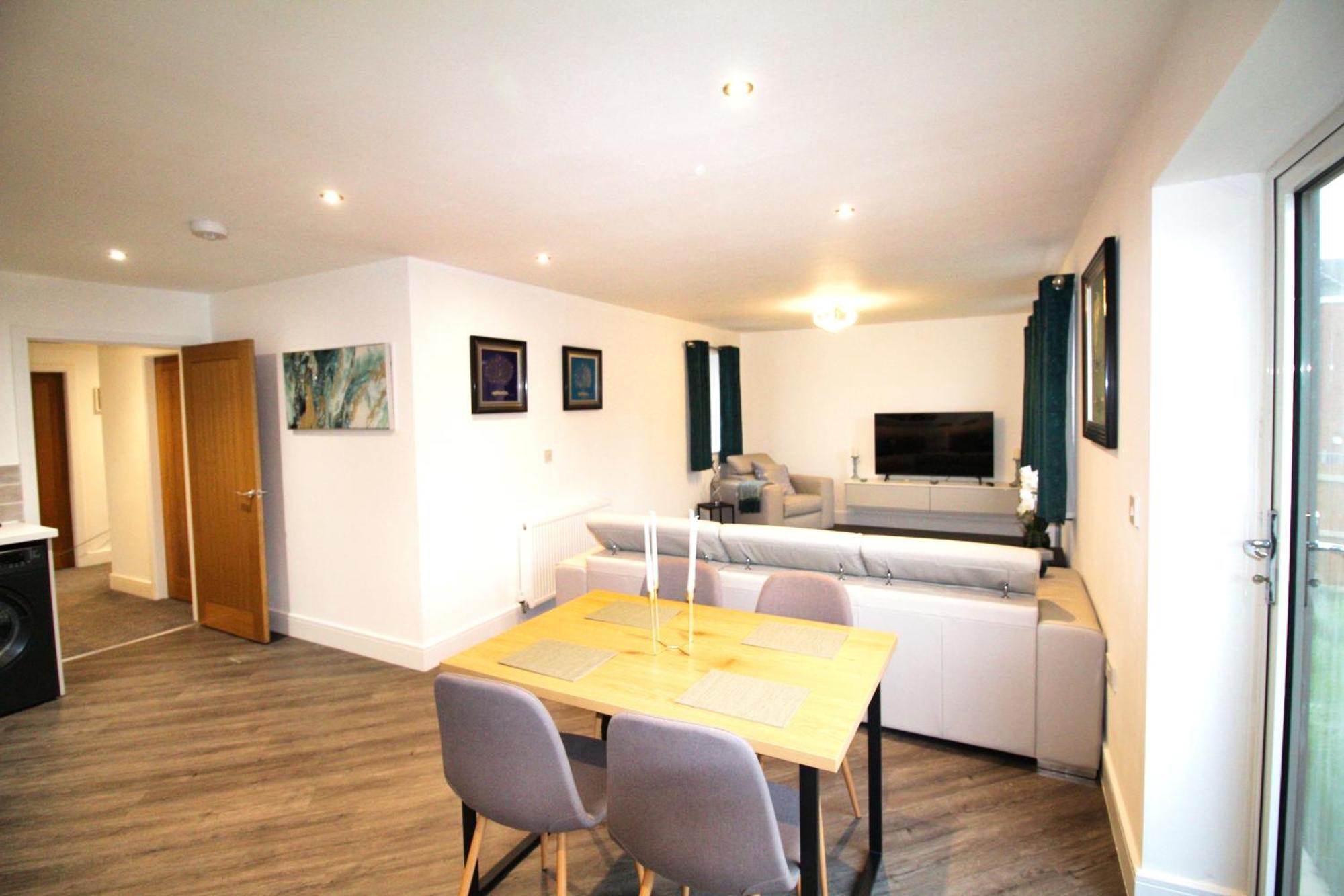 Rotherham - Rawmarsh - Great Customer Feedback - 2 Bed Bungalow - New Build - High End Furnishings - Wheel Chair Accessible - Large Enclosed Garden - Dog Friendly Bagian luar foto