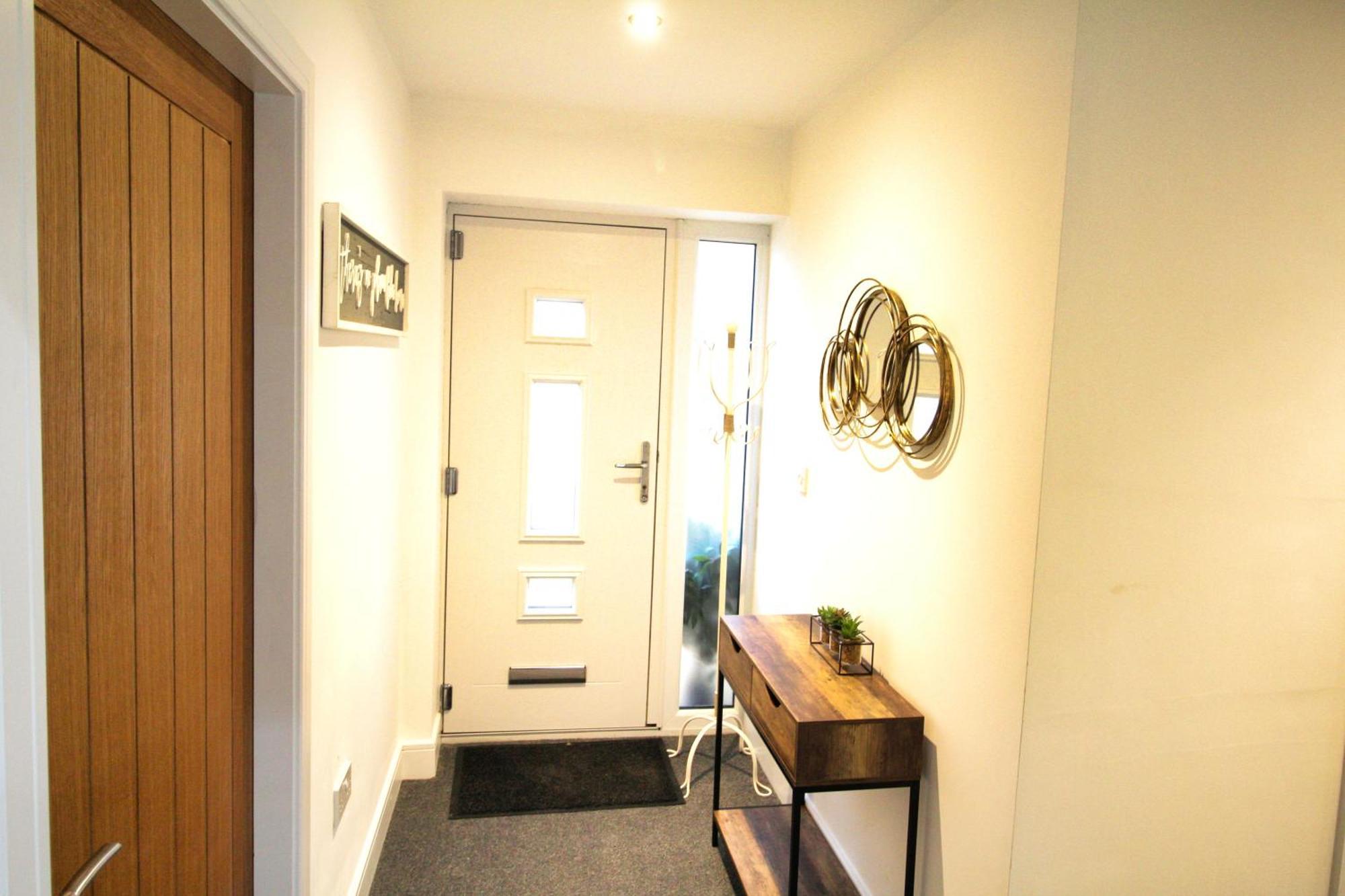 Rotherham - Rawmarsh - Great Customer Feedback - 2 Bed Bungalow - New Build - High End Furnishings - Wheel Chair Accessible - Large Enclosed Garden - Dog Friendly Bagian luar foto